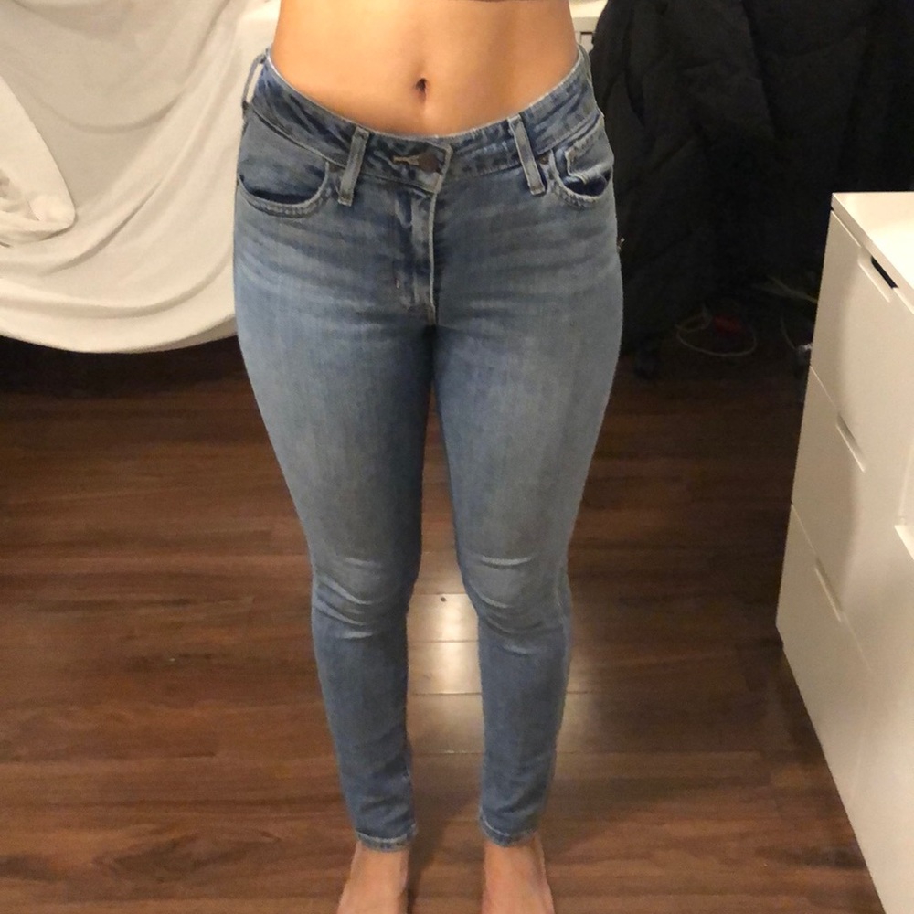 levi mid waist jean
